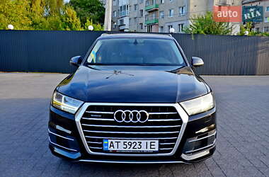 Внедорожник / Кроссовер Audi Q7 2017 в 