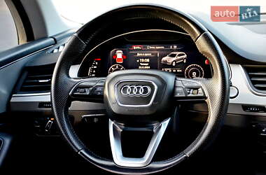 Внедорожник / Кроссовер Audi Q7 2017 в 