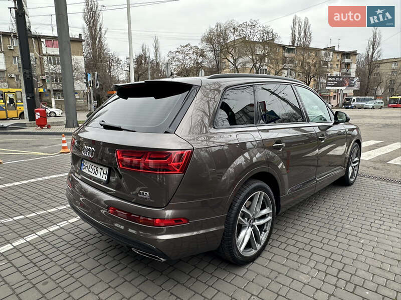 Внедорожник / Кроссовер Audi Q7 2016 в Одессе