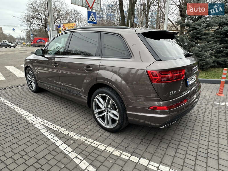 Внедорожник / Кроссовер Audi Q7 2016 в Одессе