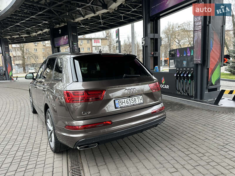 Внедорожник / Кроссовер Audi Q7 2016 в Одессе