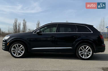 Позашляховик / Кросовер Audi Q7 2017 в Рівному