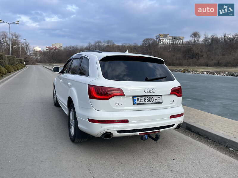 Позашляховик / Кросовер Audi Q7 2014 в Дніпрі