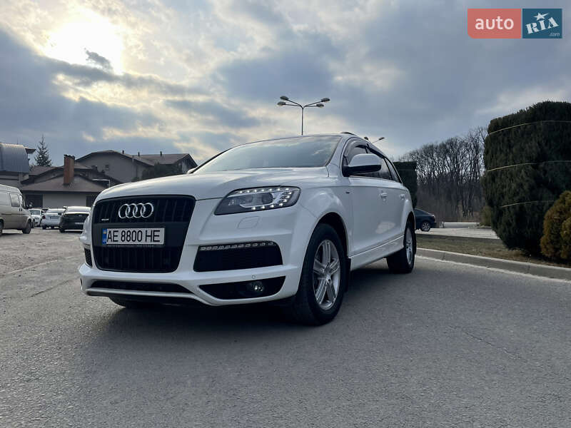 Позашляховик / Кросовер Audi Q7 2014 в 