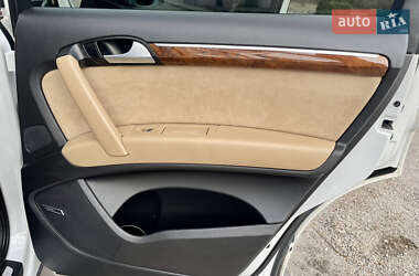 Позашляховик / Кросовер Audi Q7 2014 в 