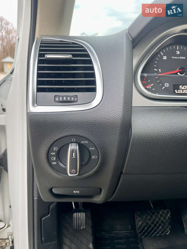 Позашляховик / Кросовер Audi Q7 2014 в Дніпрі