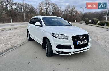 Позашляховик / Кросовер Audi Q7 2014 в 