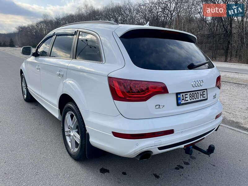 Позашляховик / Кросовер Audi Q7 2014 в Дніпрі