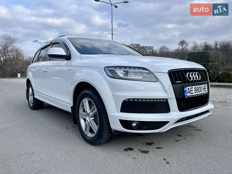 Позашляховик / Кросовер Audi Q7 2014 в Дніпрі