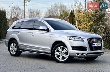 Позашляховик / Кросовер Audi Q7 2014 в 