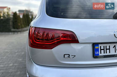 Позашляховик / Кросовер Audi Q7 2014 в 