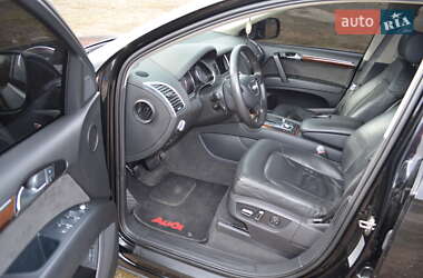 Внедорожник / Кроссовер Audi Q7 2011 в 