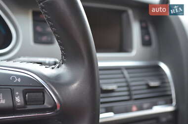 Внедорожник / Кроссовер Audi Q7 2011 в 