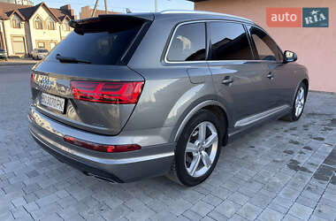 Внедорожник / Кроссовер Audi Q7 2015 в 