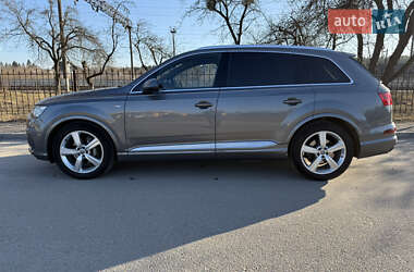 Внедорожник / Кроссовер Audi Q7 2015 в 