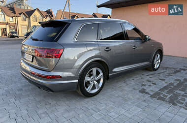 Внедорожник / Кроссовер Audi Q7 2015 в 