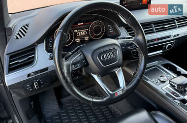 Внедорожник / Кроссовер Audi Q7 2015 в 