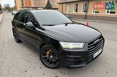 Внедорожник / Кроссовер Audi Q7 2016 в 