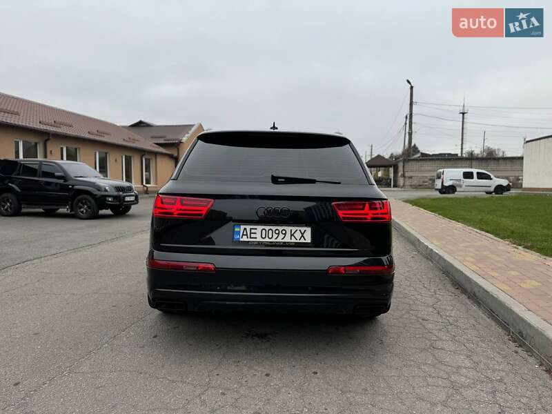 Внедорожник / Кроссовер Audi Q7 2016 в Днепре