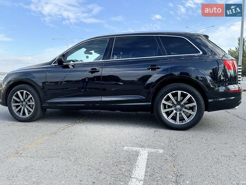 Позашляховик / Кросовер Audi Q7 2017 в Дніпрі