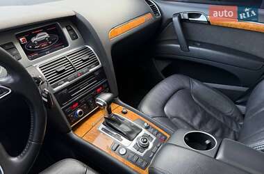 Позашляховик / Кросовер Audi Q7 2013 в 