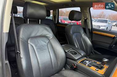 Позашляховик / Кросовер Audi Q7 2013 в 