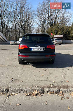 Внедорожник / Кроссовер Audi Q7 2006 в 