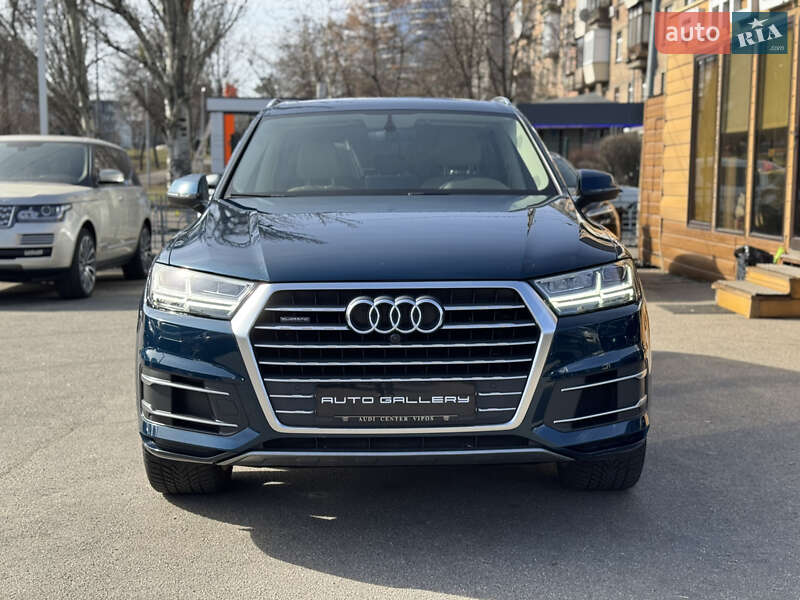Позашляховик / Кросовер Audi Q7 2019 в Києві