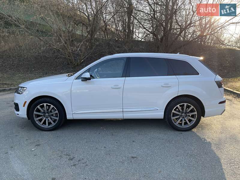 Внедорожник / Кроссовер Audi Q7 2017 в Хмельницком