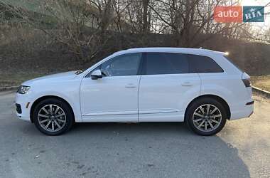 Внедорожник / Кроссовер Audi Q7 2017 в 