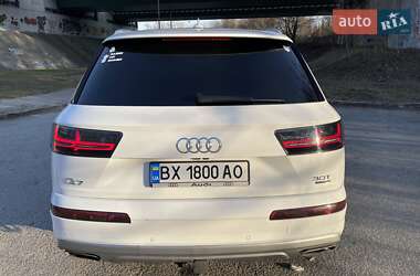 Внедорожник / Кроссовер Audi Q7 2017 в 