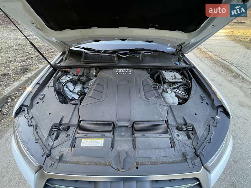 Внедорожник / Кроссовер Audi Q7 2017 в Хмельницком