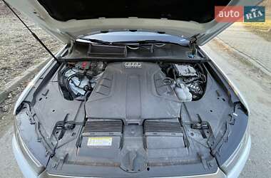 Внедорожник / Кроссовер Audi Q7 2017 в 