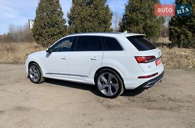 Внедорожник / Кроссовер Audi Q7 2022 в 