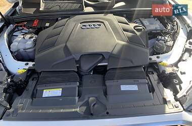 Внедорожник / Кроссовер Audi Q7 2022 в 