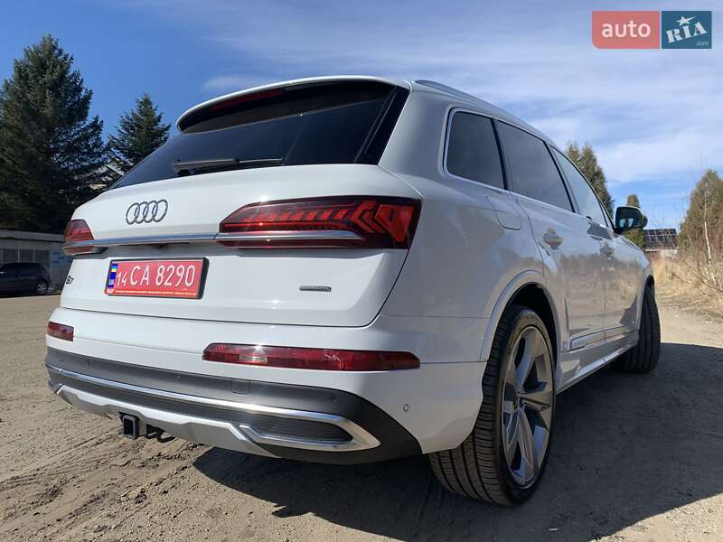 Позашляховик / Кросовер Audi Q7 2022 в Дрогобичі