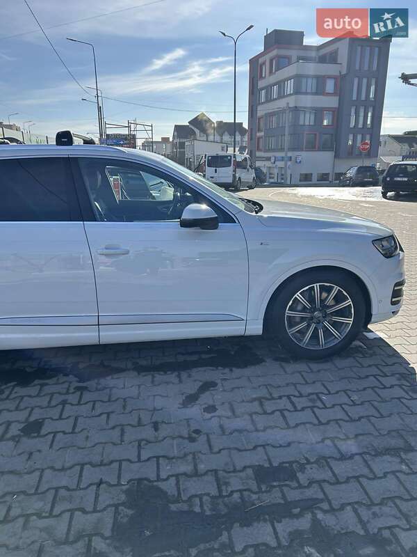 Внедорожник / Кроссовер Audi Q7 2015 в Тернополе