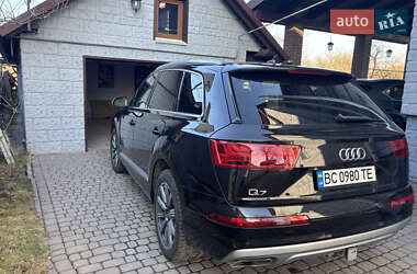 Позашляховик / Кросовер Audi Q7 2018 в 