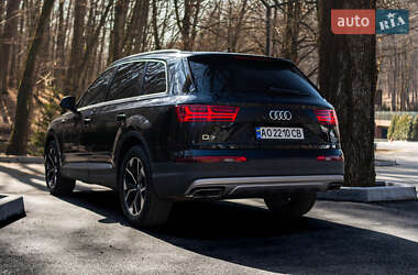 Внедорожник / Кроссовер Audi Q7 2017 в Ужгороде