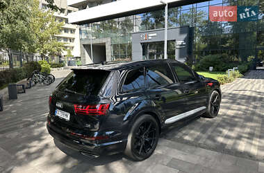 Внедорожник / Кроссовер Audi Q7 2016 в 