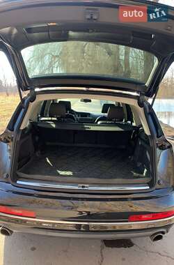 Позашляховик / Кросовер Audi Q7 2014 в 