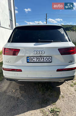 Внедорожник / Кроссовер Audi Q7 2018 в 