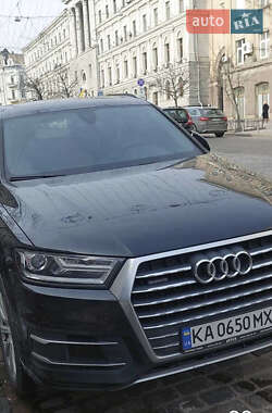 Внедорожник / Кроссовер Audi Q7 2016 в 