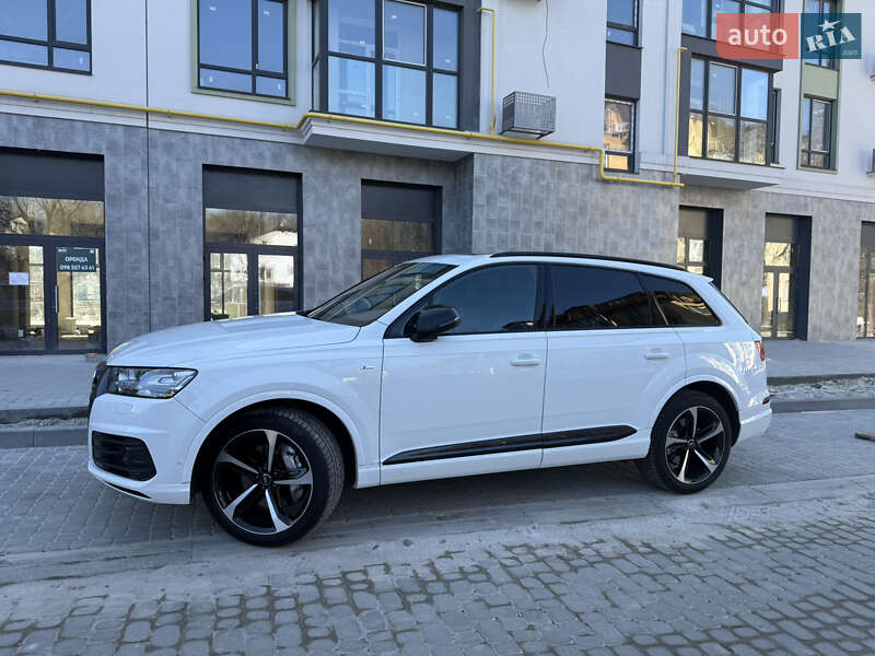 Внедорожник / Кроссовер Audi Q7 2017 в Львове