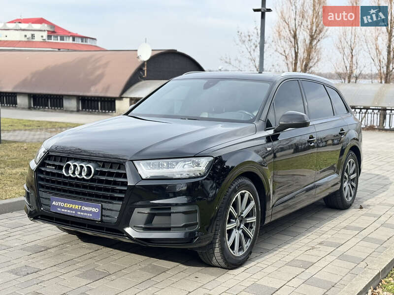 Внедорожник / Кроссовер Audi Q7 2017 в Днепре