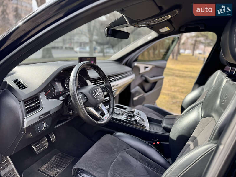 Внедорожник / Кроссовер Audi Q7 2017 в Днепре