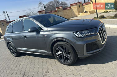Внедорожник / Кроссовер Audi Q7 2020 в 
