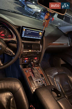 Внедорожник / Кроссовер Audi Q7 2011 в 