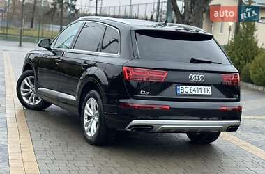 Внедорожник / Кроссовер Audi Q7 2016 в 