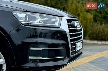 Внедорожник / Кроссовер Audi Q7 2016 в 